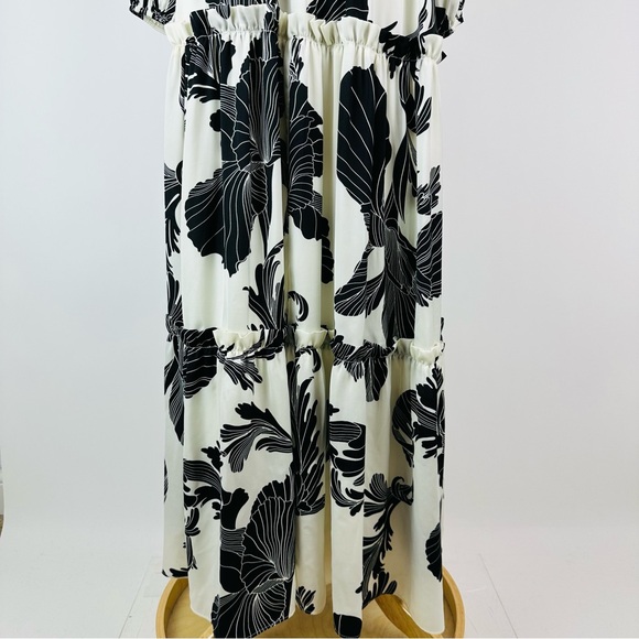 Express Black White Floral Maxi Dress Size Small - Picture 3 of 10